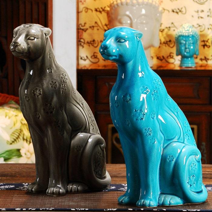Estátua de porcelana Pantera