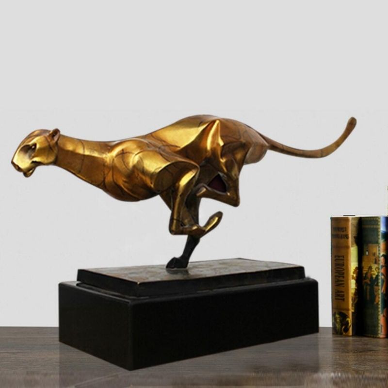 Estátua do Pantera de Gold Design