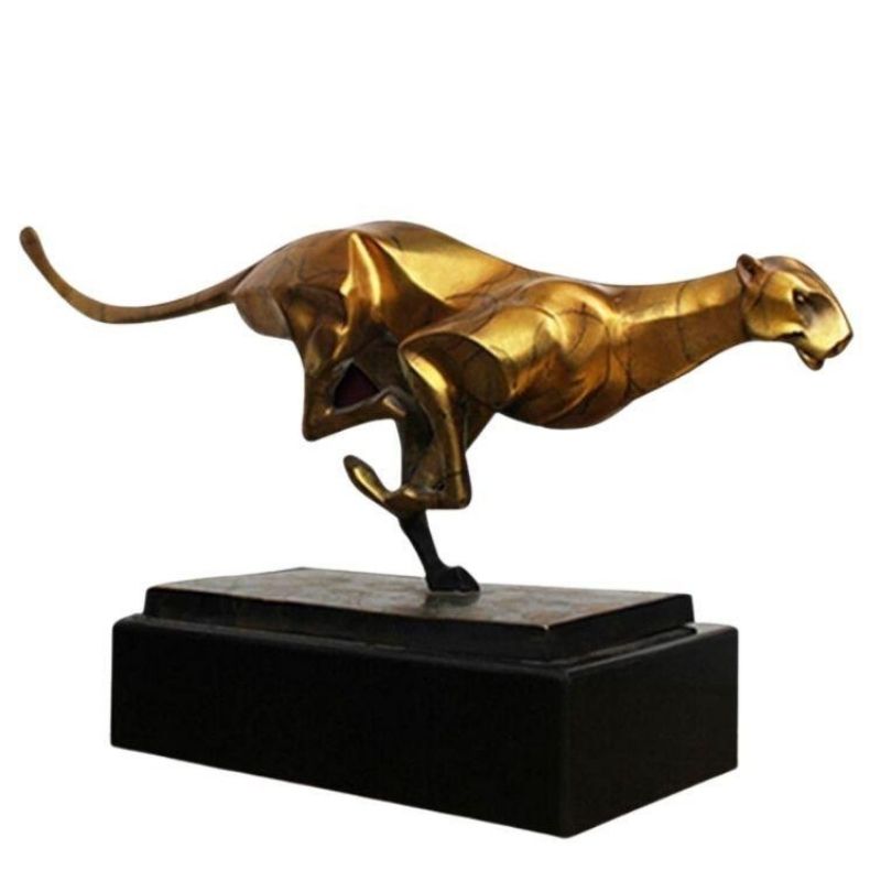 Estátua do Pantera de Gold Design