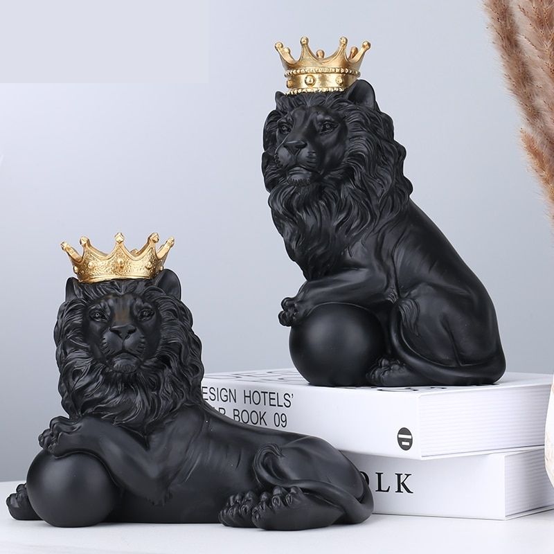 Estátua do rei do leão preto