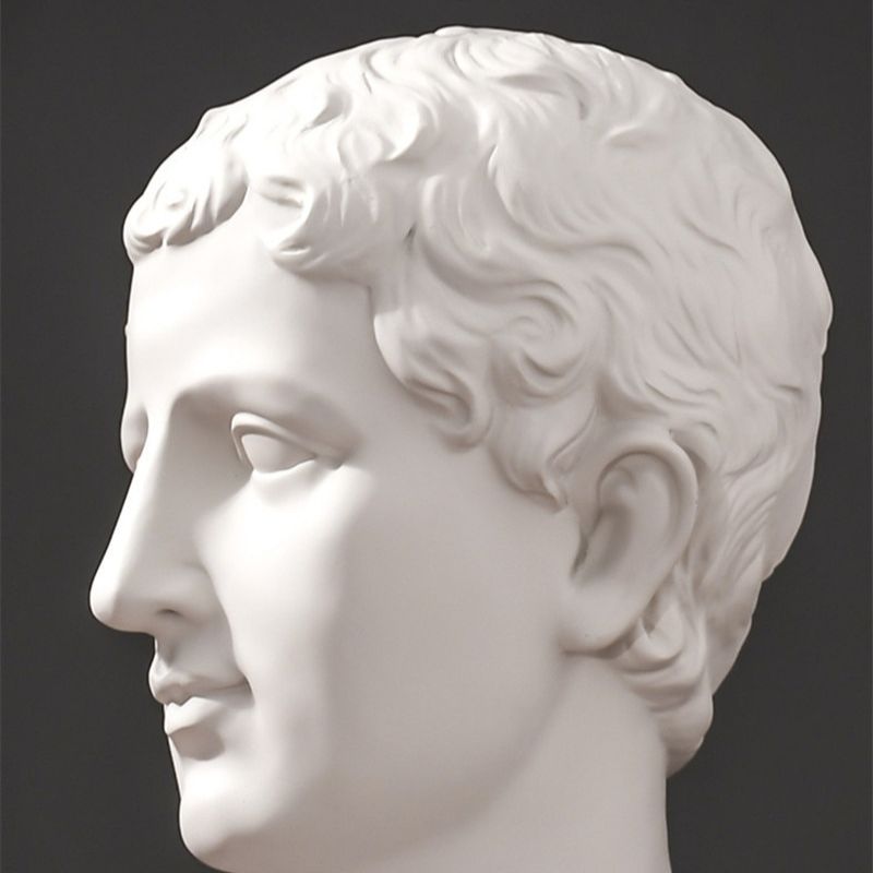 Estátua grega masculina