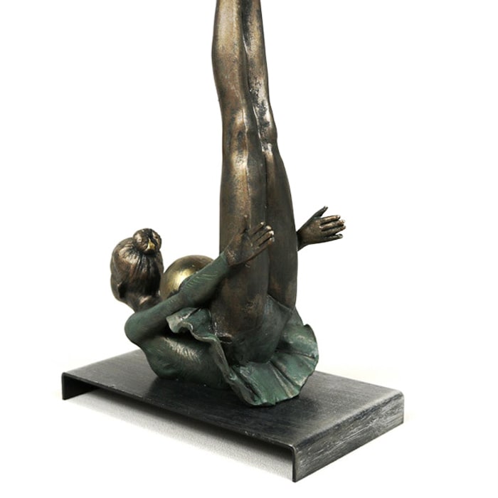 Estátua Mulher dançarina estrela