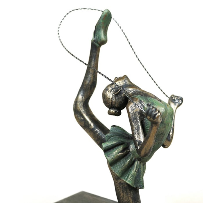 Estátua Mulher dançarina estrela