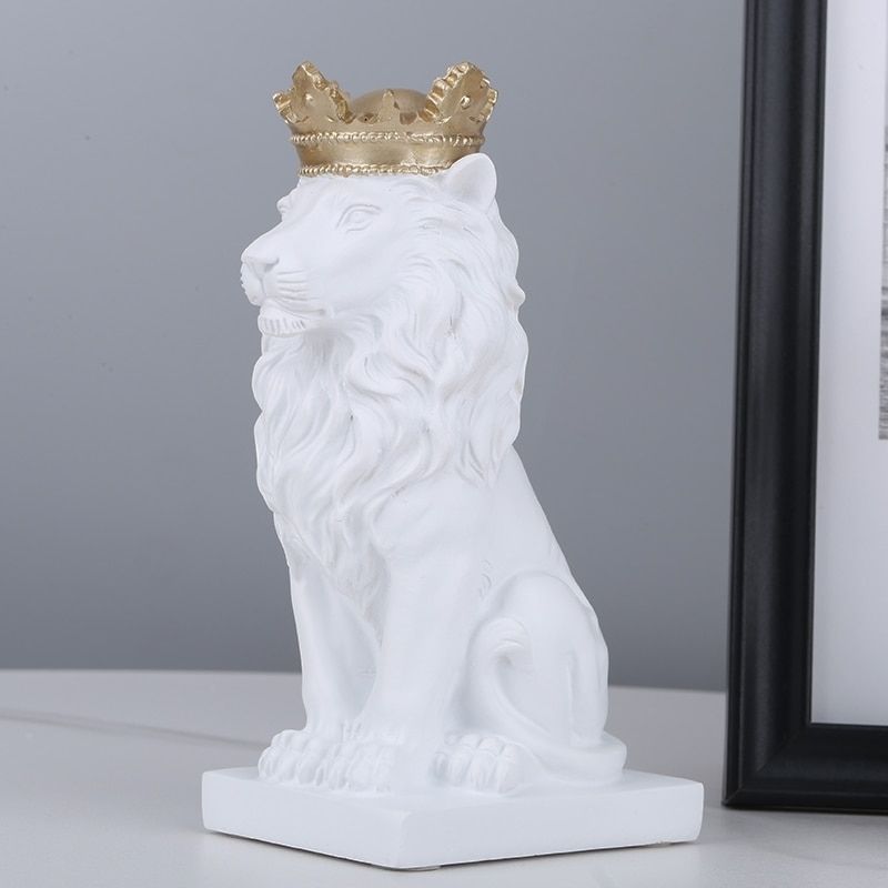 Estátua rei leão branco