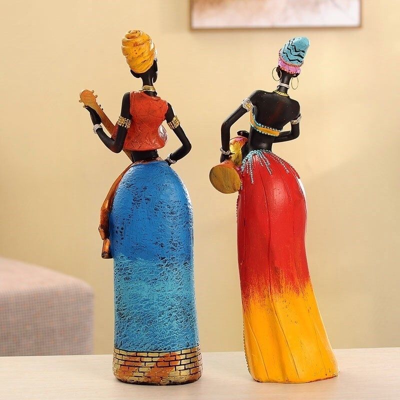 Estátua da mulher africana Tam Tam