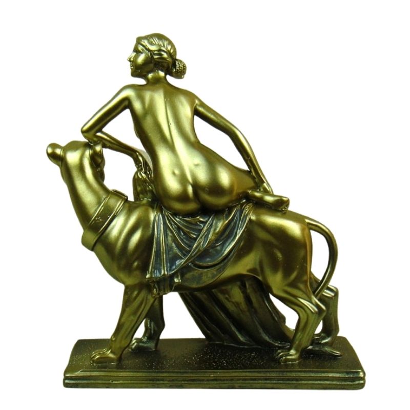Estátua da Pantera de Mulher