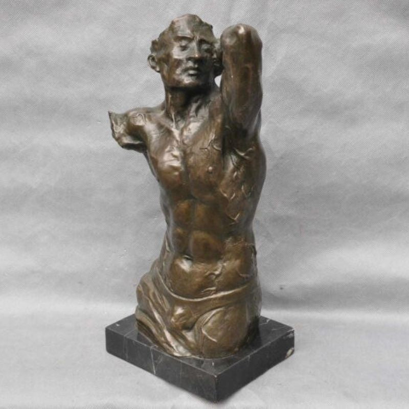 Estátua de bronze masculina