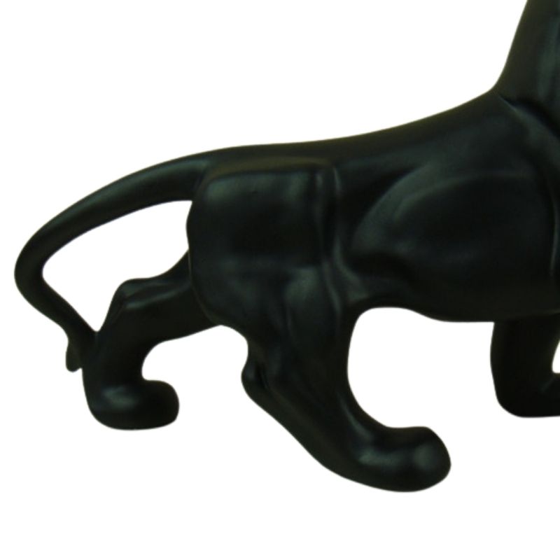 Estátua de leão enfurecida