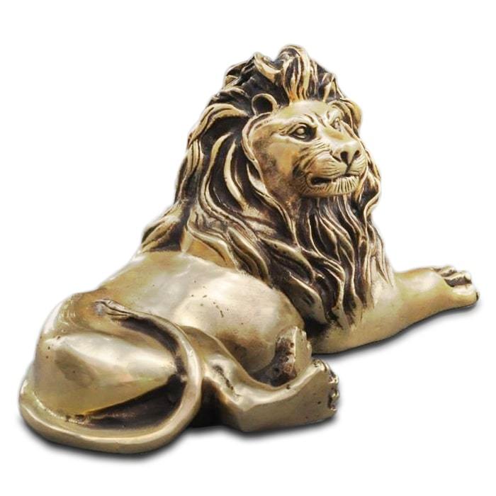 Estátua de leão mentindo
