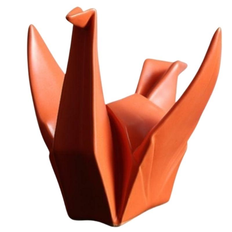 Estátua de origami de caçarola laranja