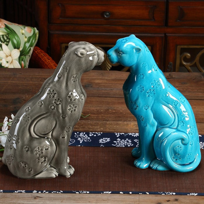 Estátua de porcelana Pantera