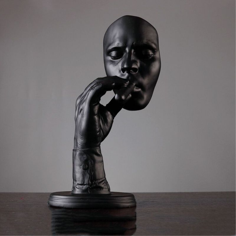 Estátua dos homens de charuto preto