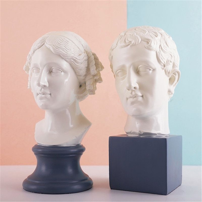 Estátua grega feminina